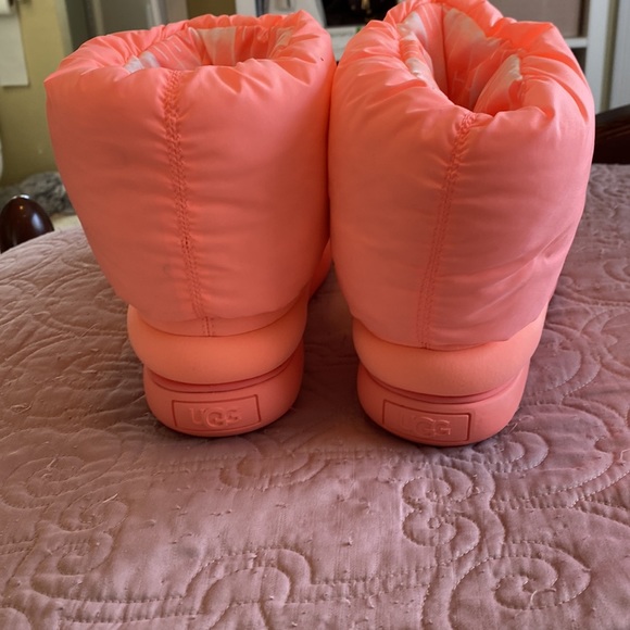 UGG Boots - Picture 3 of 7